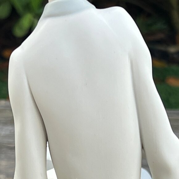 Lladro Matte Hebrew Student Jewish Boy with Book 4684 Bar Mitzvah Siddur Judacia - Picture 10 of 13